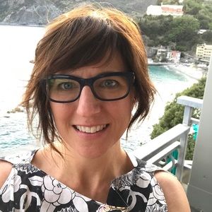 Meet your Posher, Julie